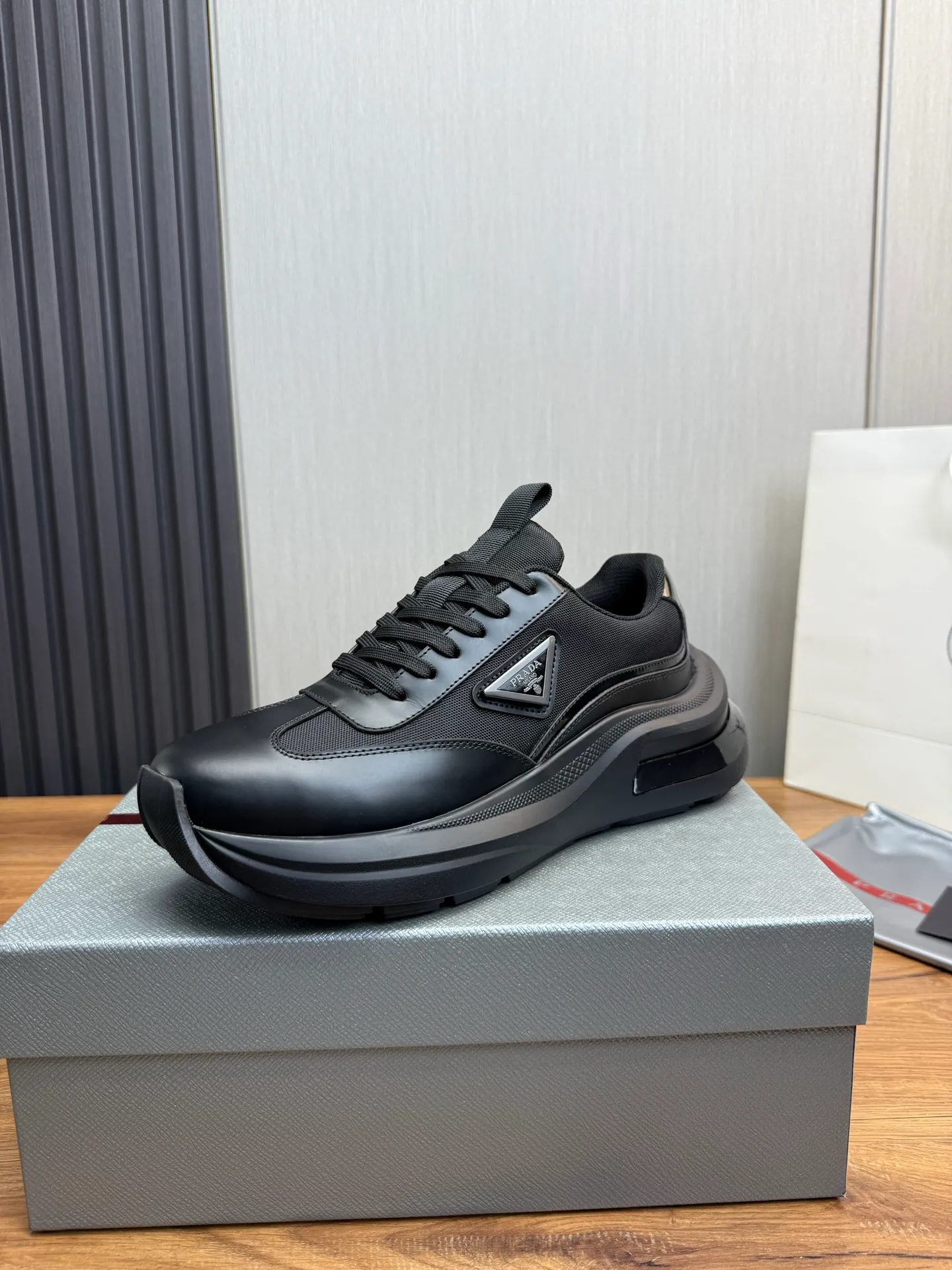 Men's shoes 💰660💰 [PRADA] Men's shoes are popular in the counter, official website is synchronized, high-quality shipments ✔️Original cowhide + cowhide lining, 1🆚1 replica, original sole, 38-45 (customized for 45, non-refundable)